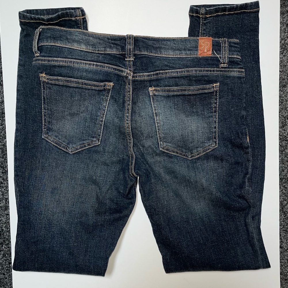 Sneak Peek Low Rise Distressed SkinnyJeans - Picture 2 of 6